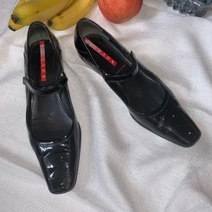 VINTAGE PRADA PATENT LEATHER BLACK KITTEN HEELS